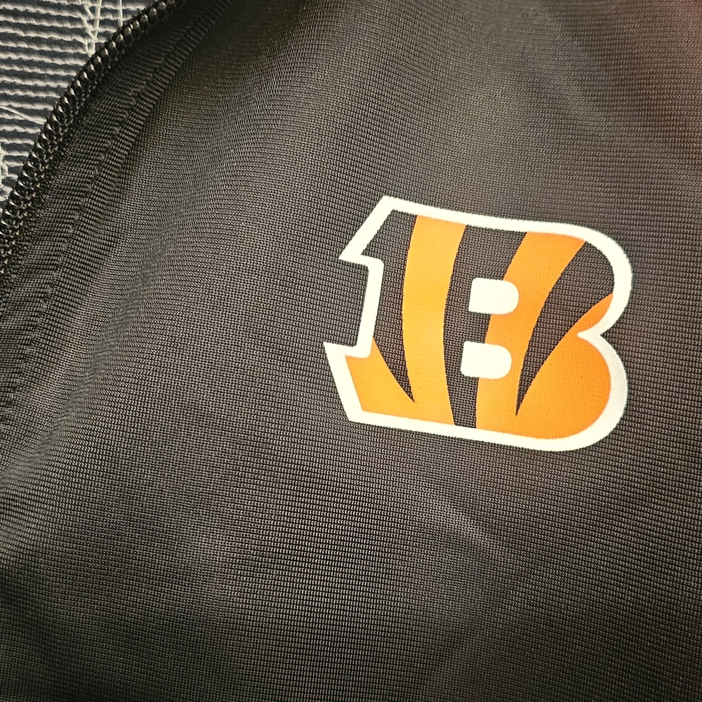 Women's Black and Orange Sequin NFL Cincinnati Bengals Varsity Jacket - Picture 5 of 5